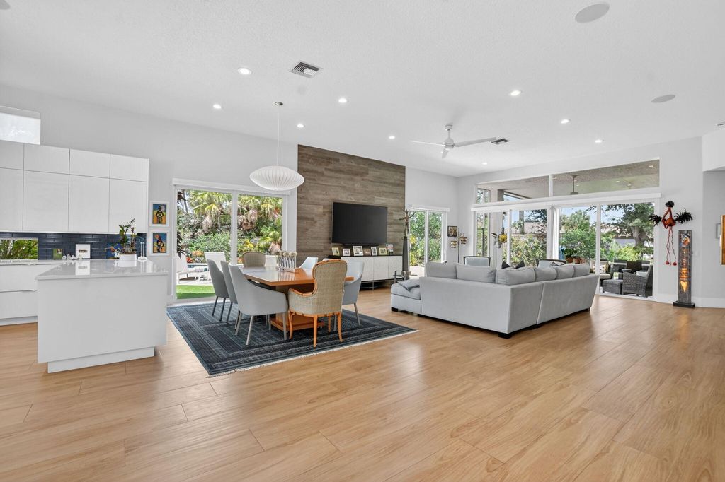 Photo of 7843 Villa D Este Way, Delray Beach, FL 33446 (MLS # B26030352)