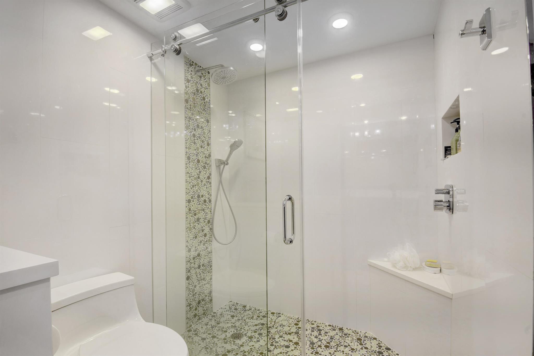 OCEAN REEF TOWERS - Residential Lease