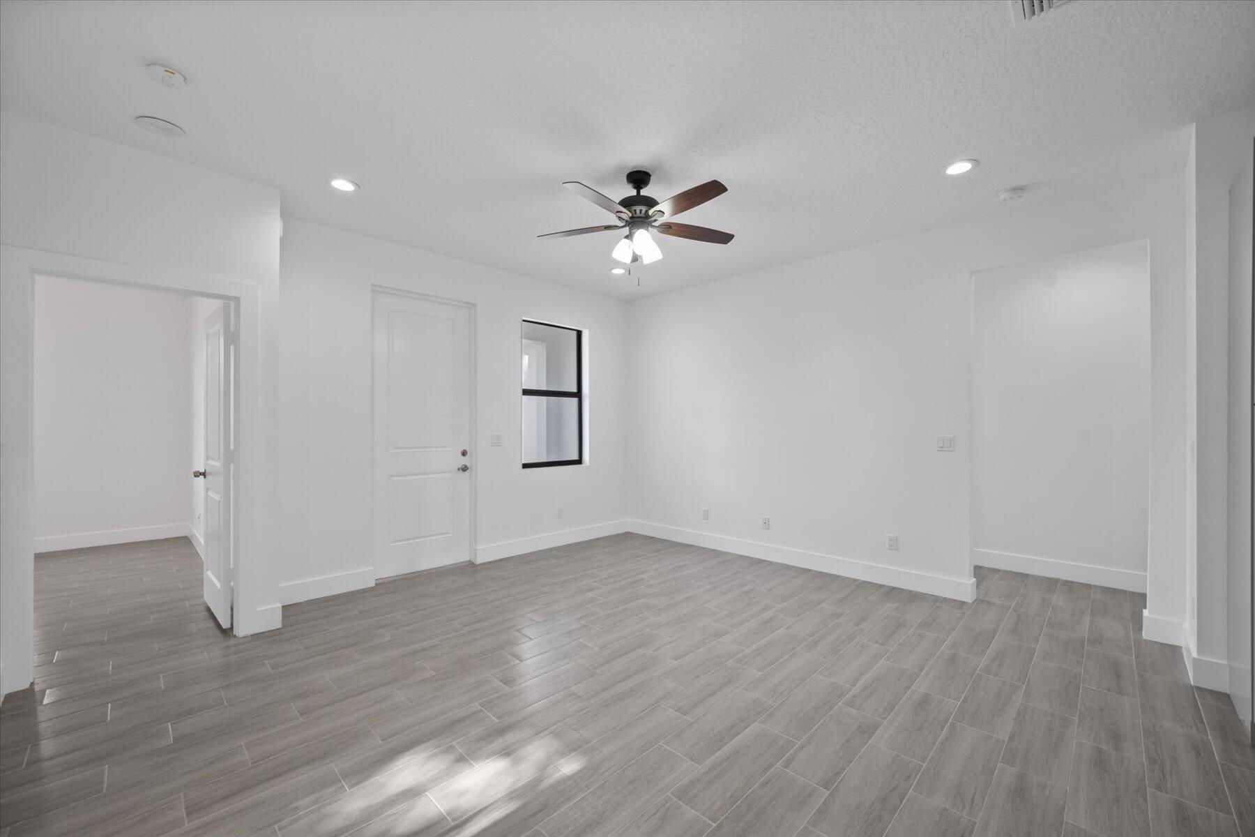 1232 W 32nd Street