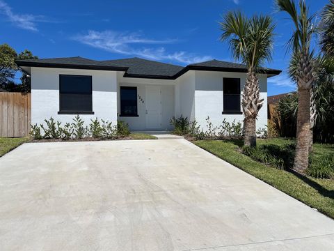 1232 W 32nd Street Riviera Beach FL 33404