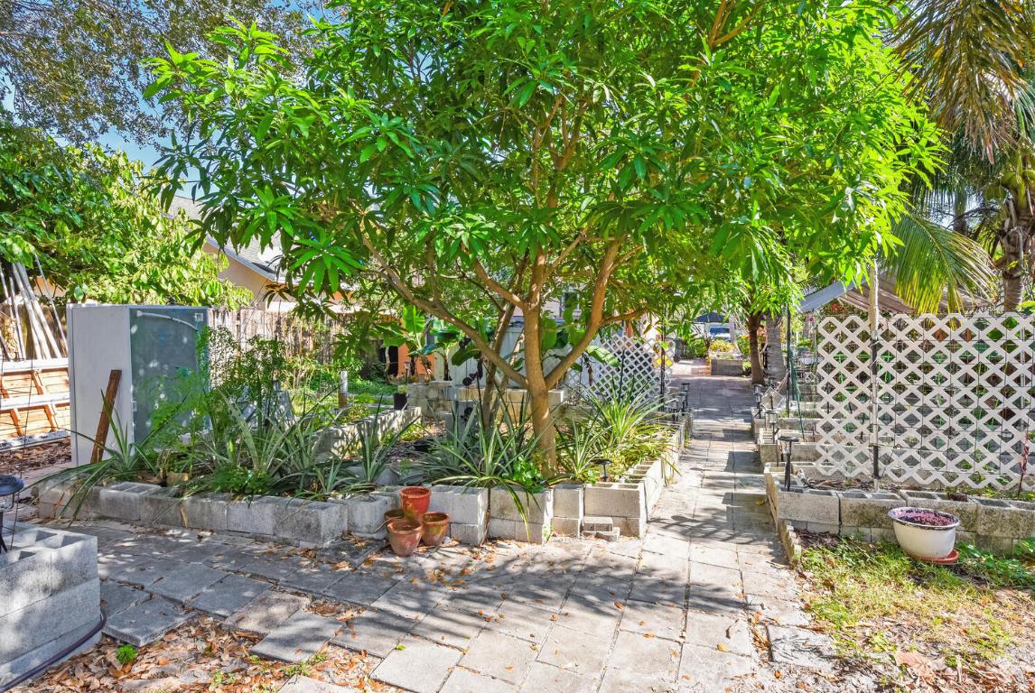 LAKE WORTH TOWN OF Lake Worth: Tropical Ridge - Residential