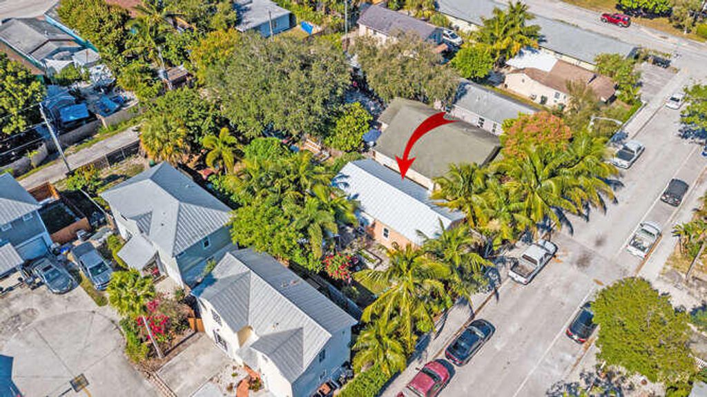 Photo of 317 N D Street E, Lake Worth Beach, FL 33460 (MLS # R11152004)