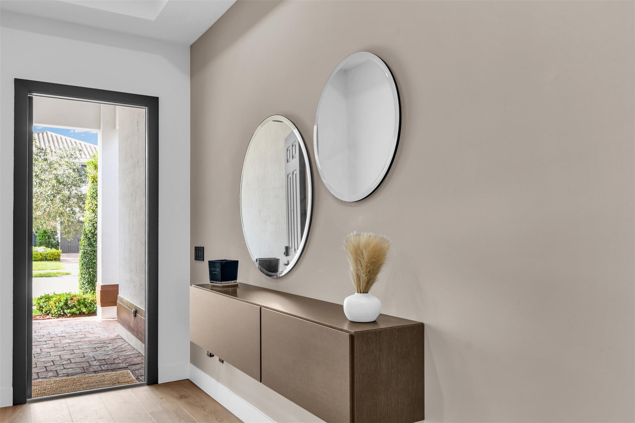 Debuys 180-147 B - Residential