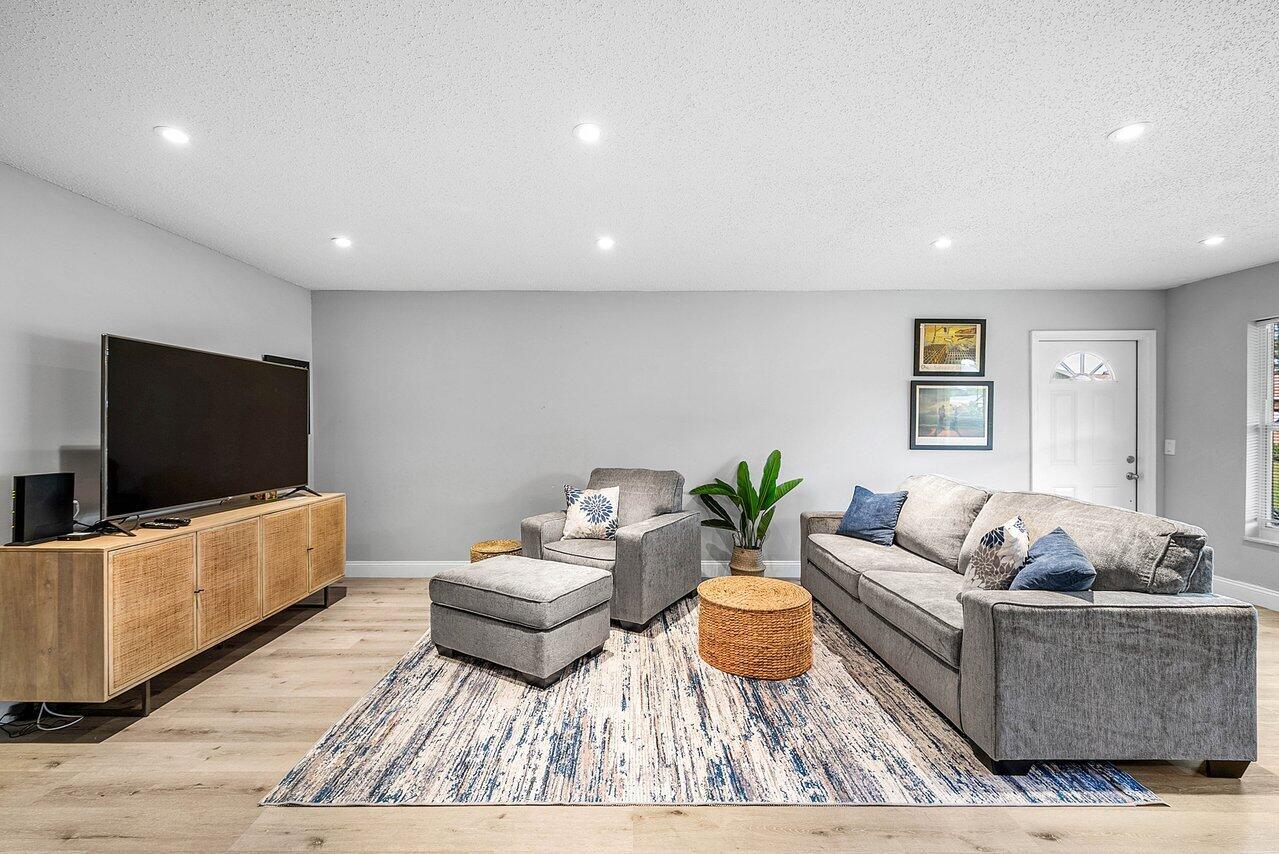 HIGH POINT OF DELRAY SEC - Residential