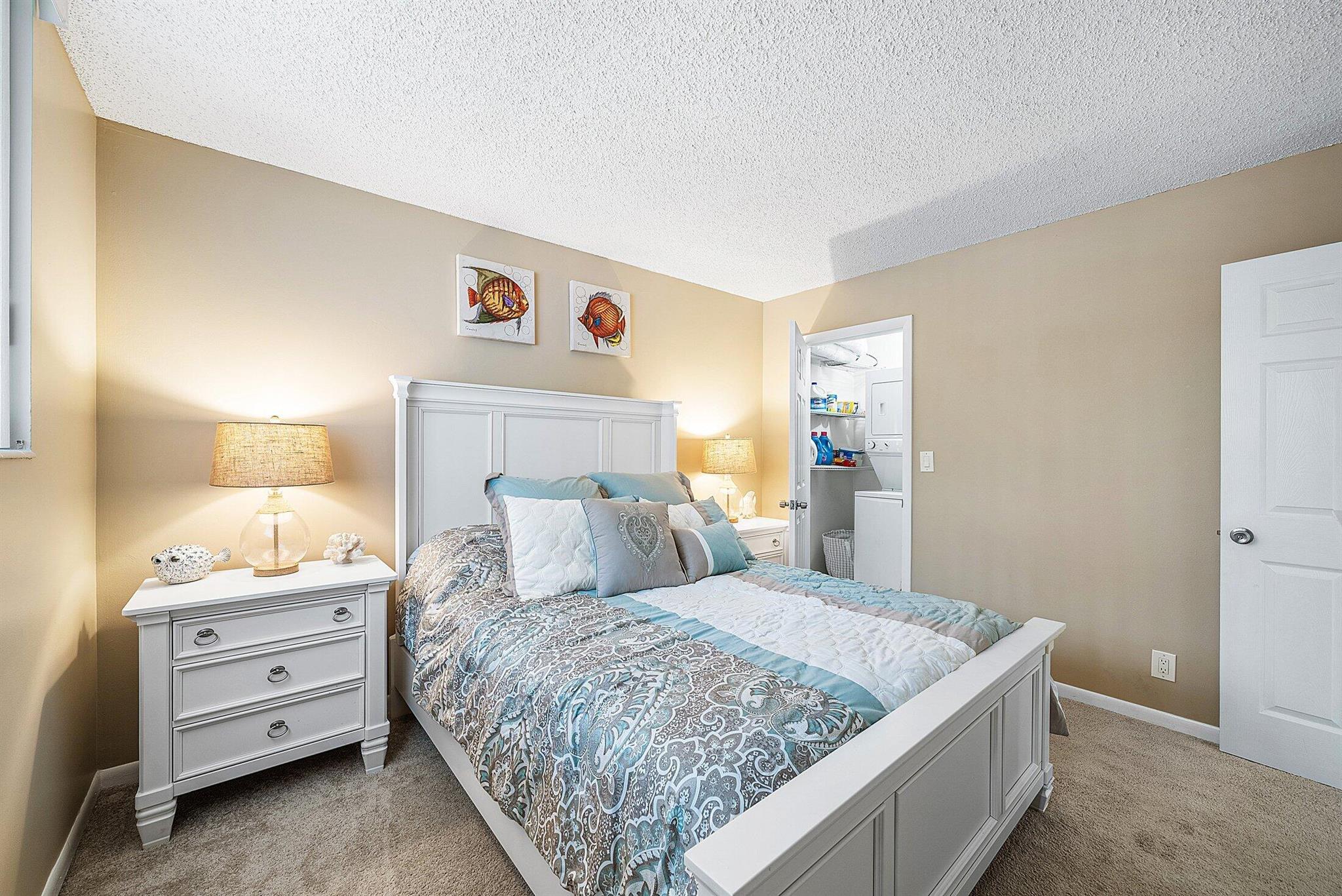 FOUNTAINS OF PALM BEACH C - Residential Lease