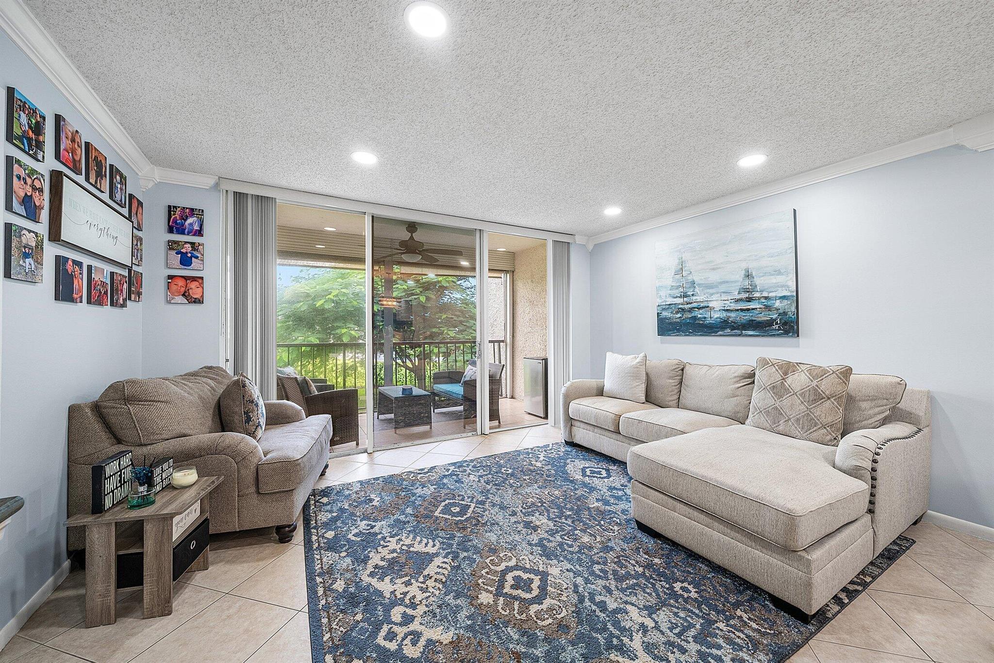 FOUNTAINS OF PALM BEACH C - Residential Lease