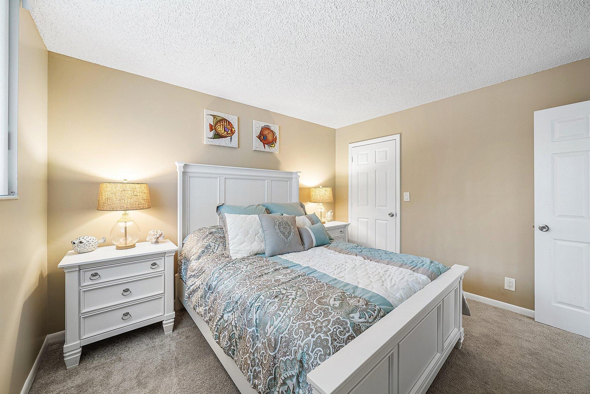 FOUNTAINS OF PALM BEACH C - Residential Lease