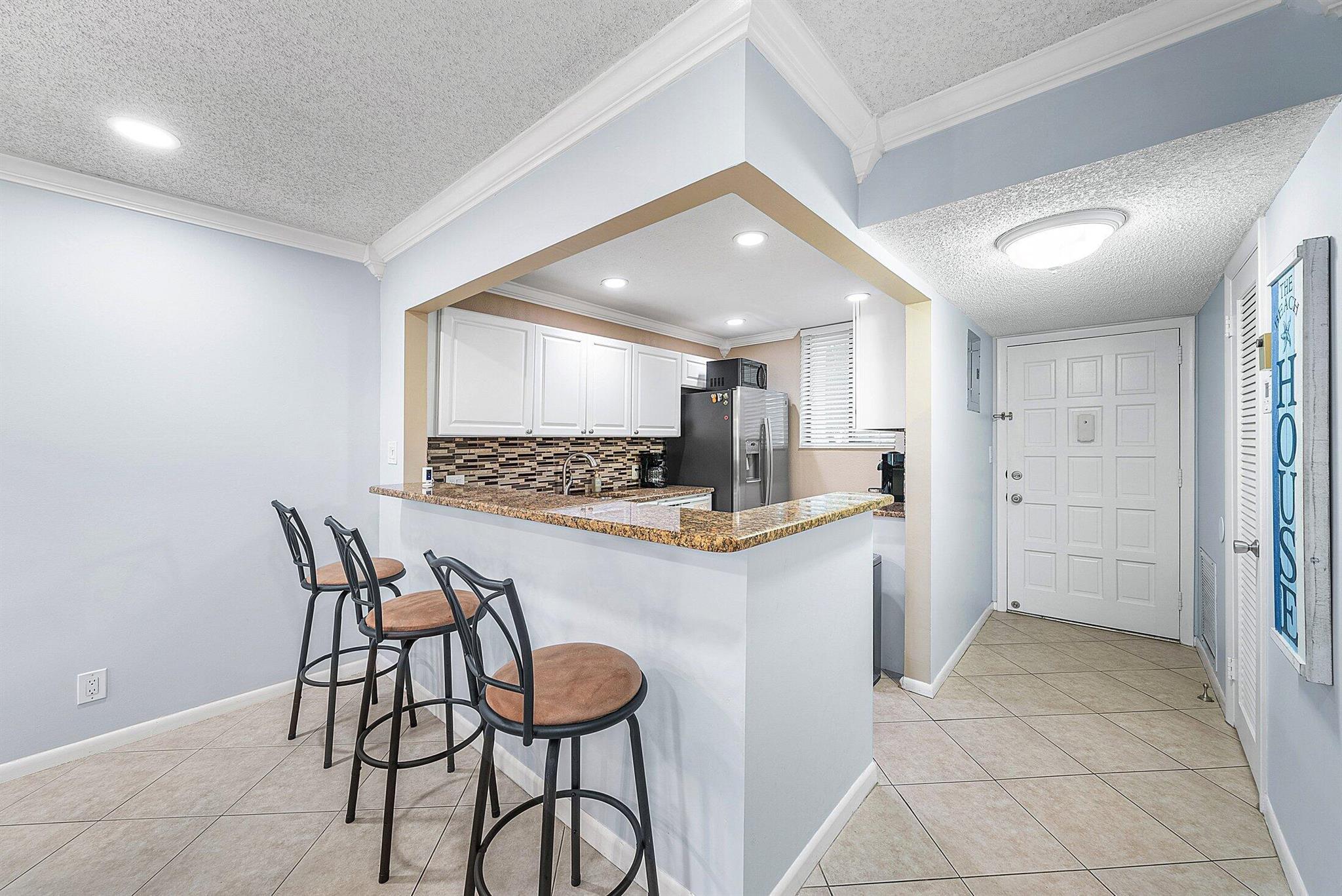 FOUNTAINS OF PALM BEACH C - Residential Lease