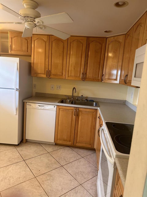 Tiny photo for 3090 Holiday Springs Boulevard #310, Margate, FL 33063 (MLS # B26041016)