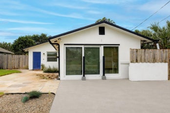 Single Family Residence at 3394 SE JEFFERSON Street