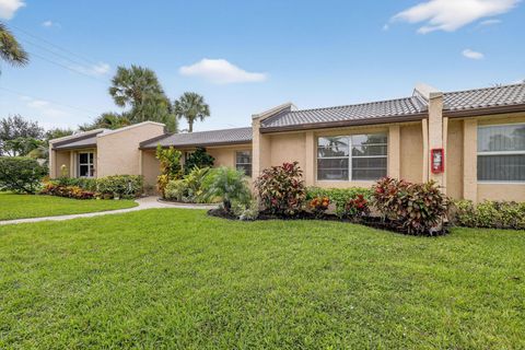 251 Lake Meryl Drive 251 West Palm Beach FL 33411