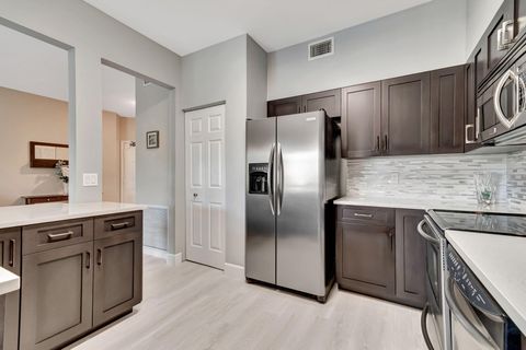 Condominium in Boca Raton FL 5771 Coach House Circle Cir 10.jpg