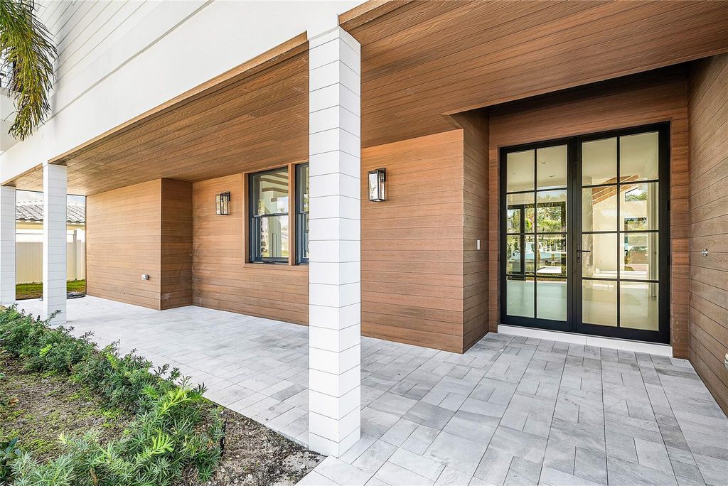 Photo of 8 Leeward Circle, Jupiter, FL 33469 (MLS # F10549204)