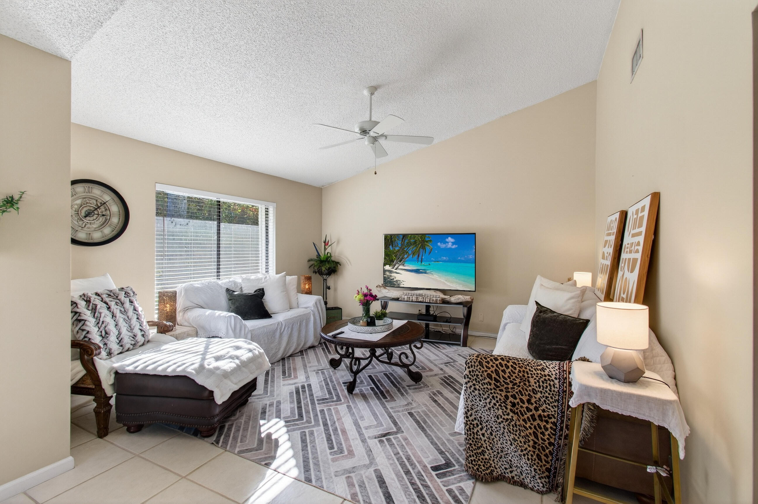 JOGGERS RUN - Residential