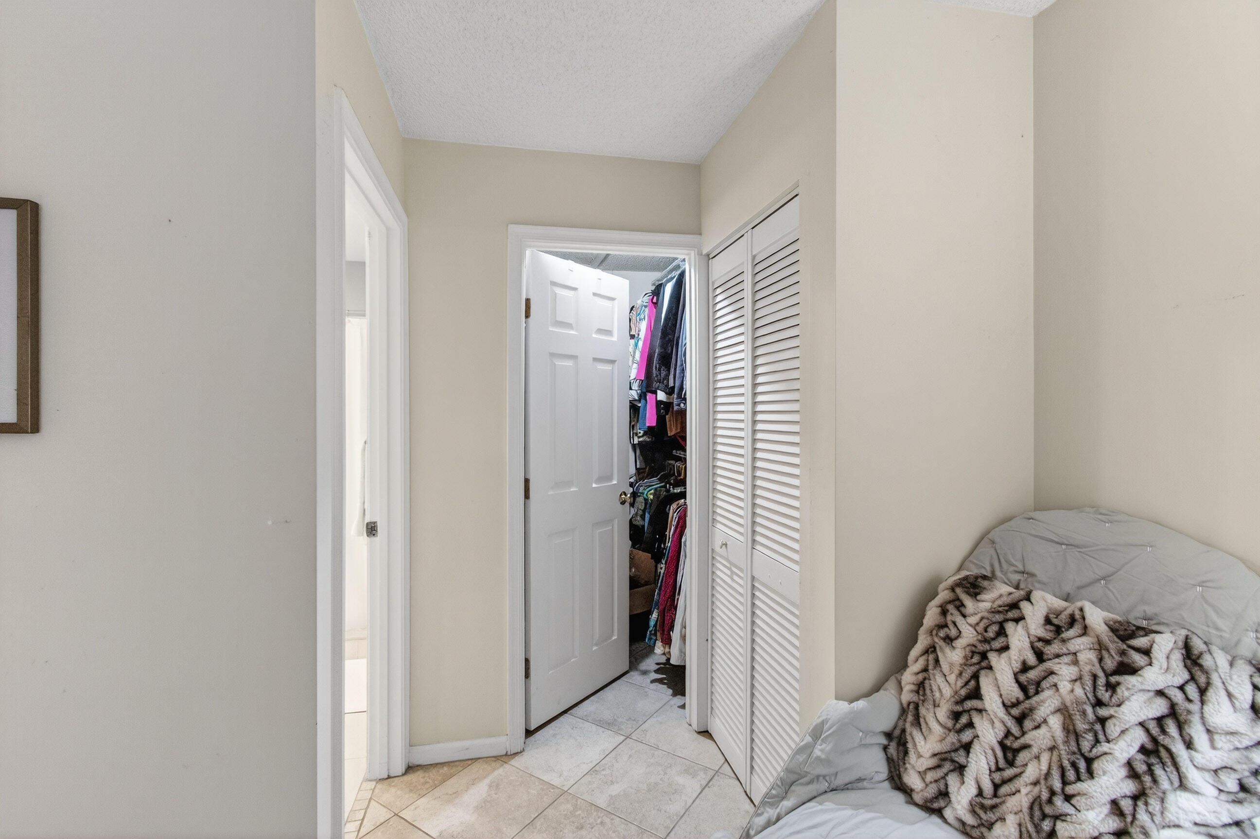 JOGGERS RUN - Residential