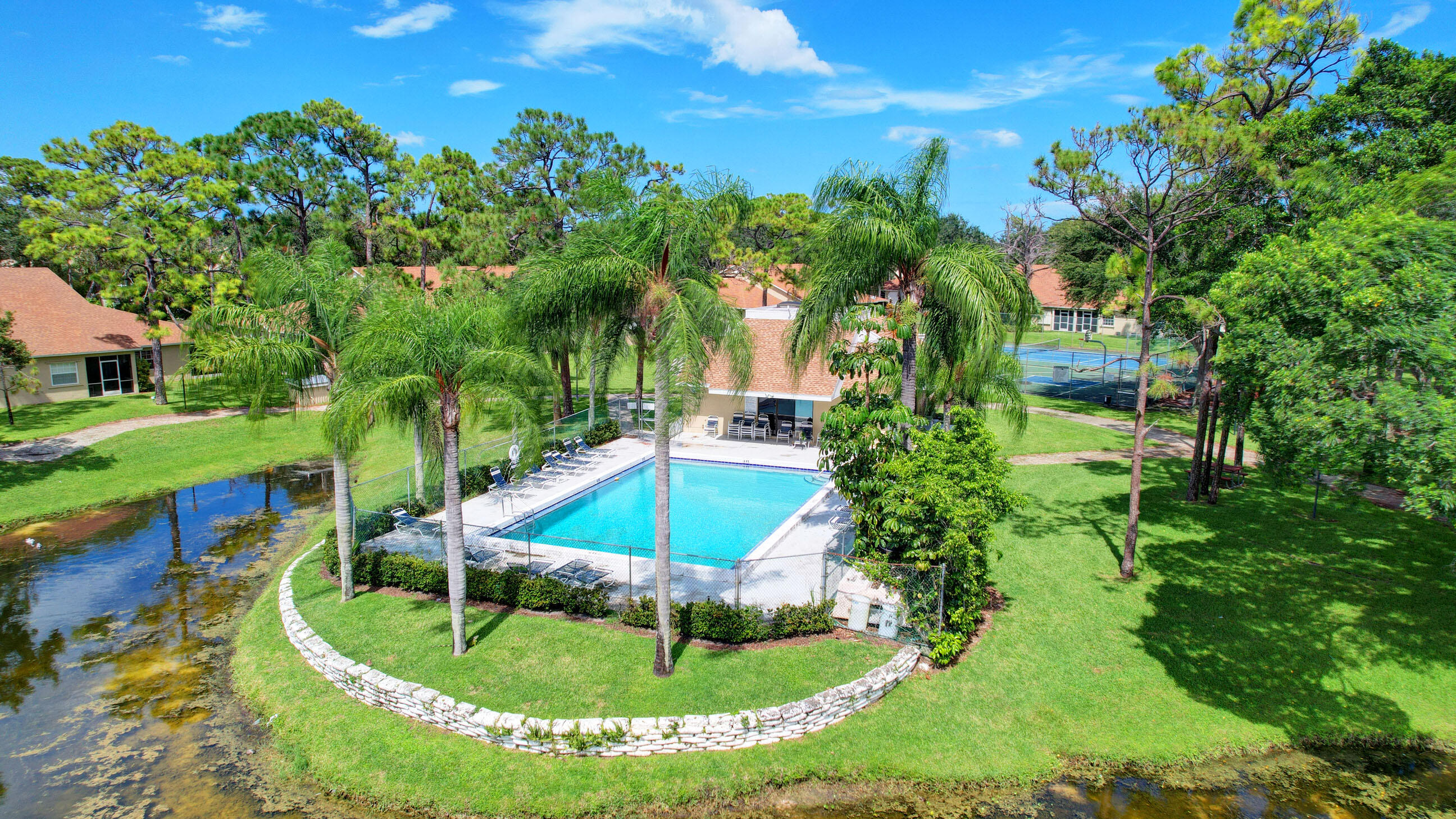 JOGGERS RUN - Residential