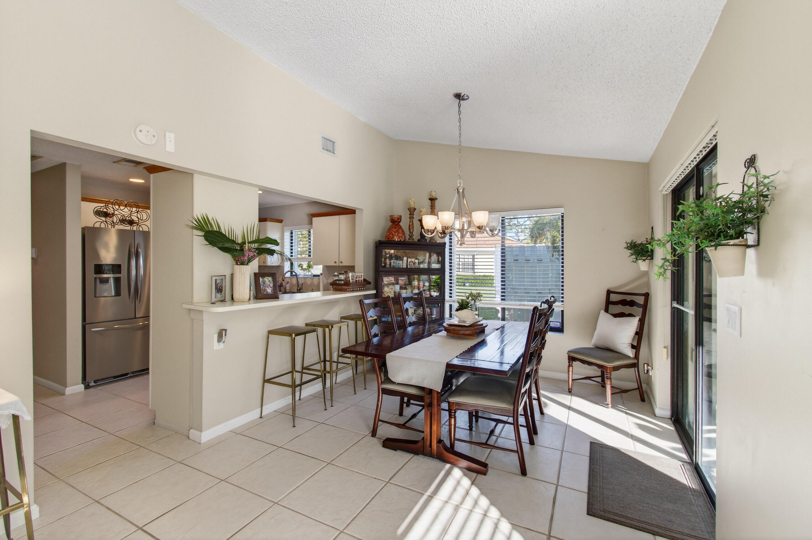 JOGGERS RUN - Residential