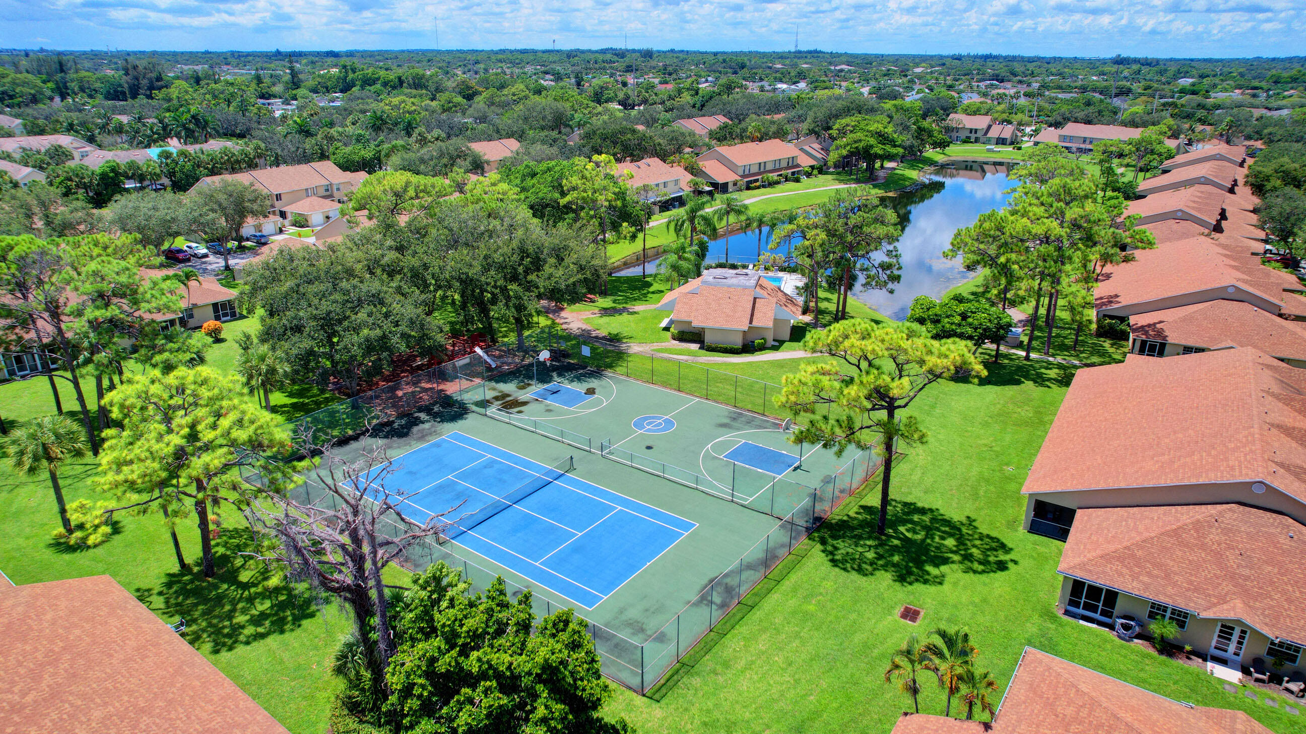 JOGGERS RUN - Residential