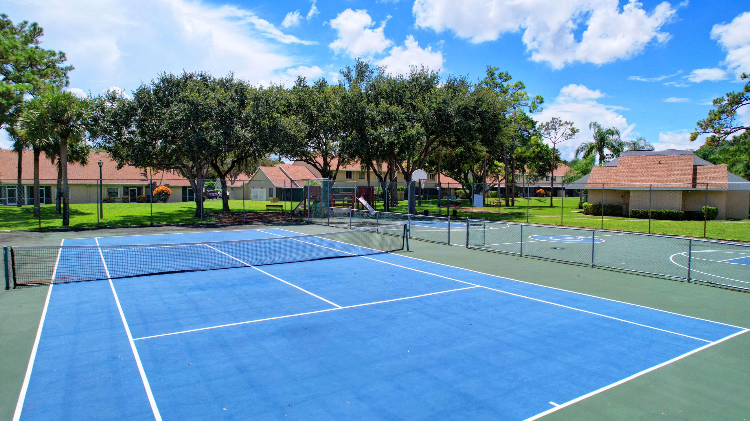 JOGGERS RUN - Residential