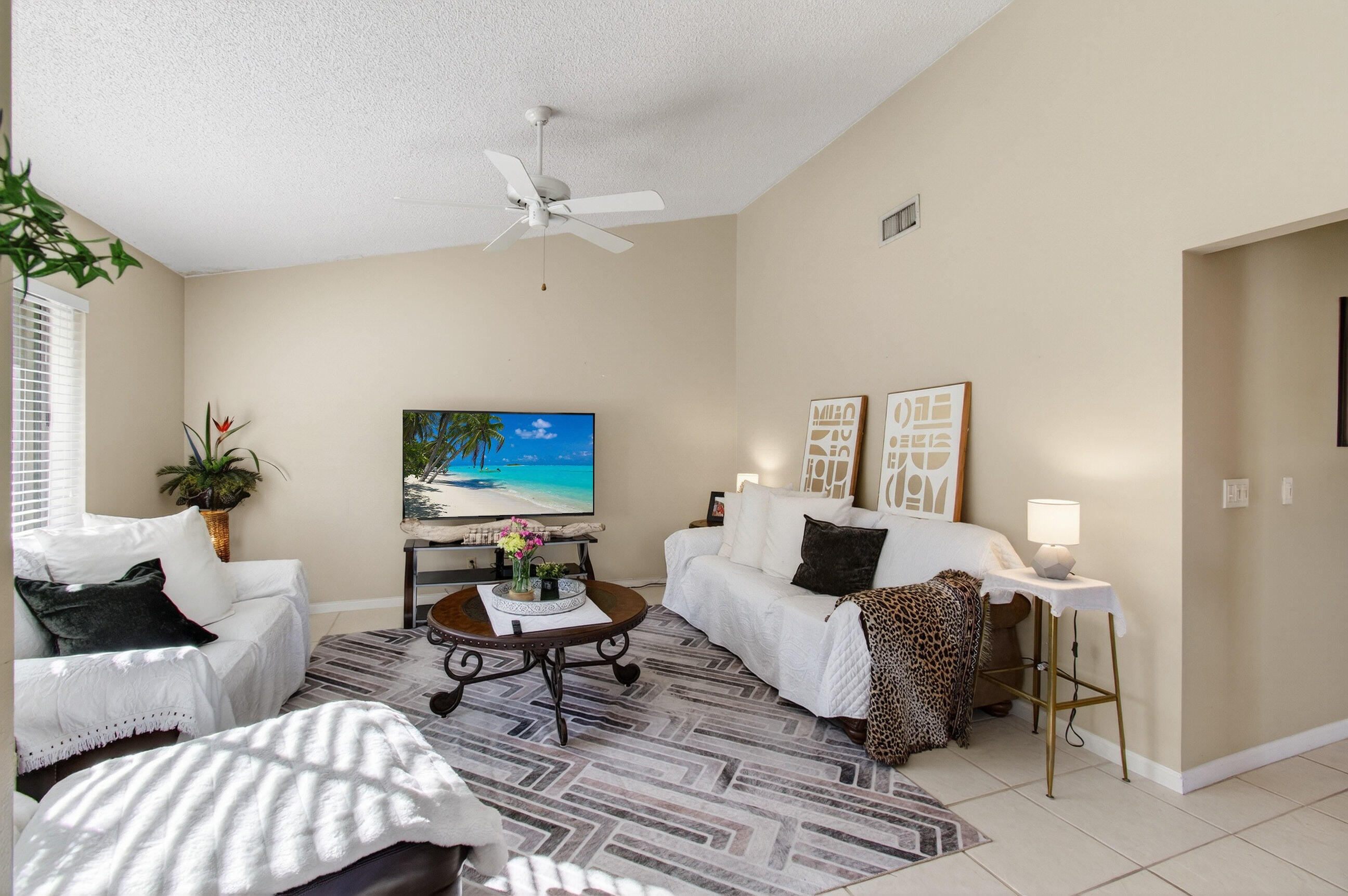 JOGGERS RUN - Residential