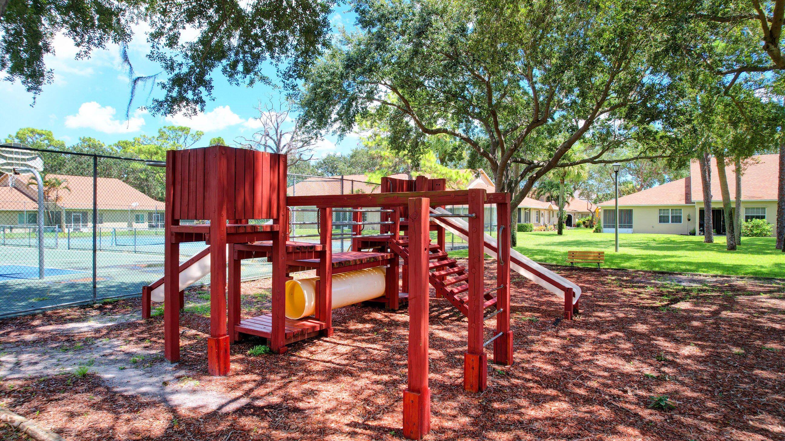 JOGGERS RUN - Residential