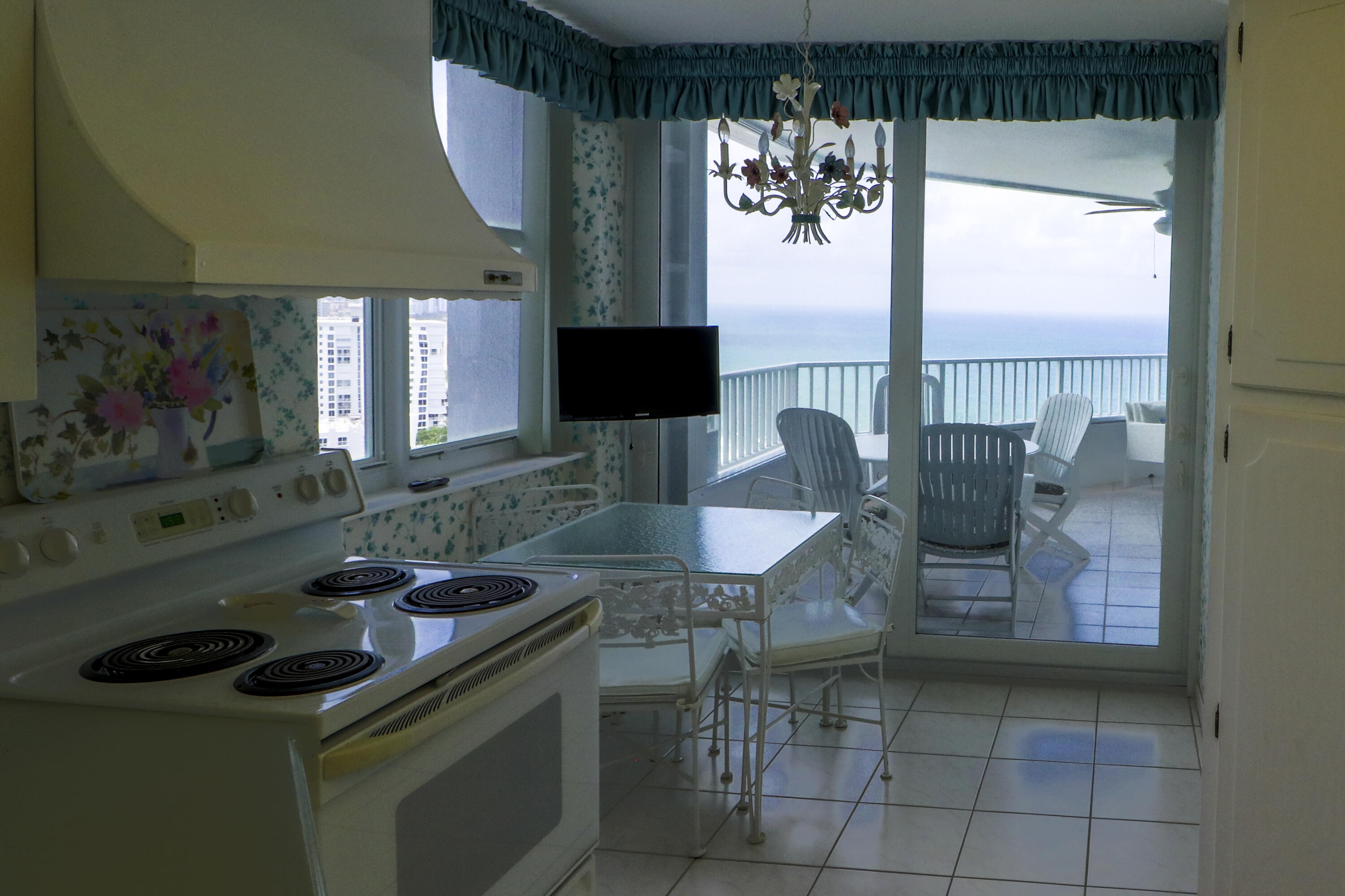 CLARIDGE CONDO - Residential