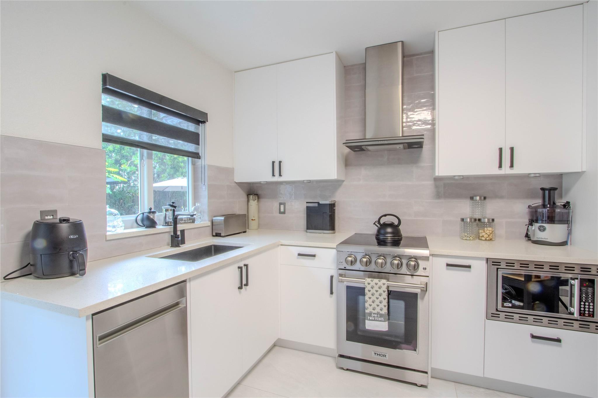 1032 SW 15TH TER