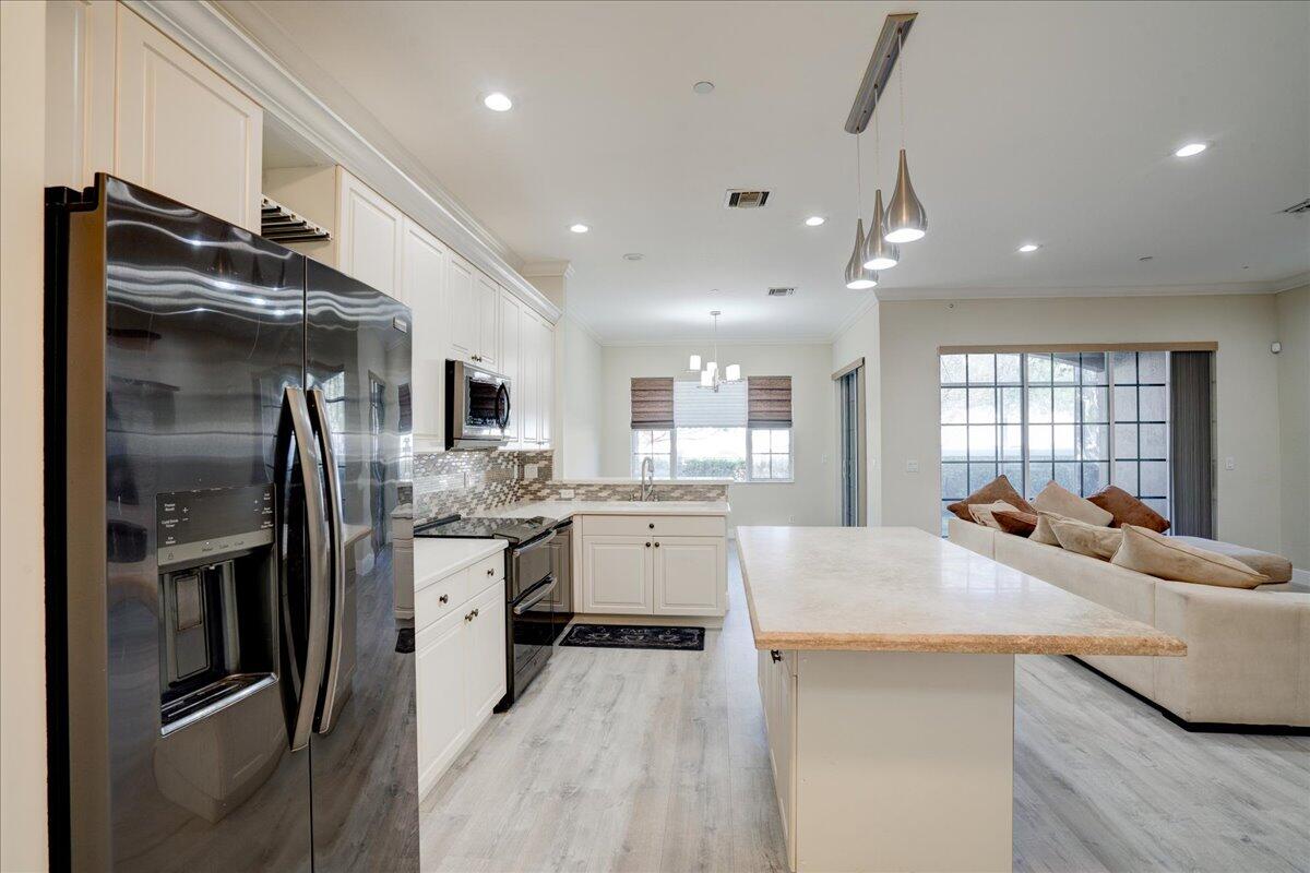 CARRIAGE POINTE TOWNHOMES PUD - Residential