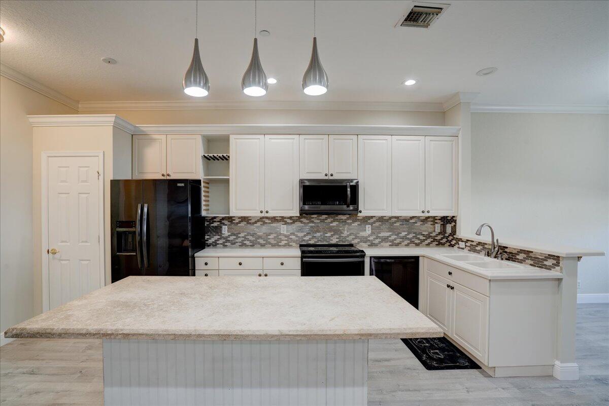 CARRIAGE POINTE TOWNHOMES PUD - Residential