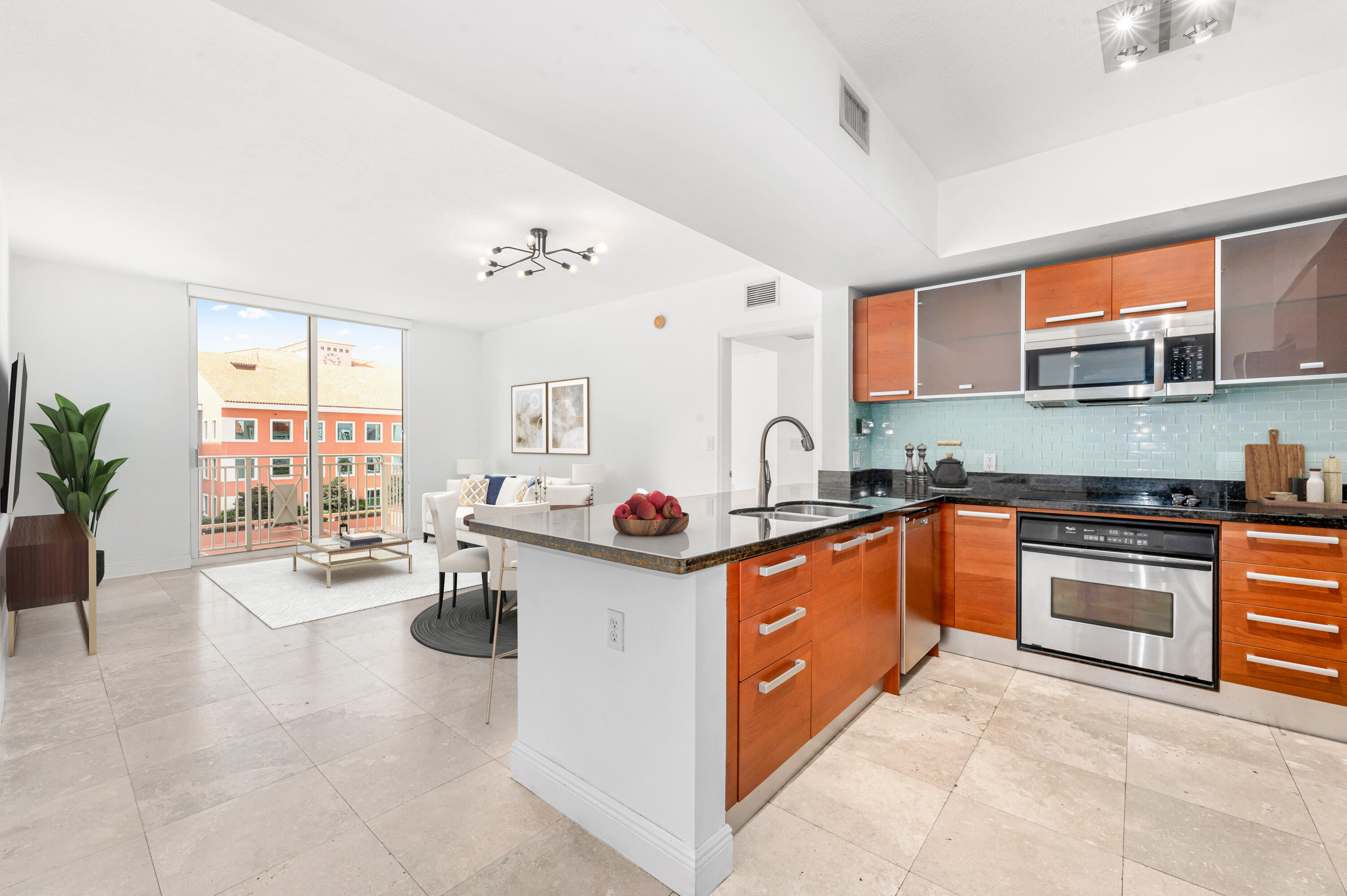 2030 S Douglas Road 807