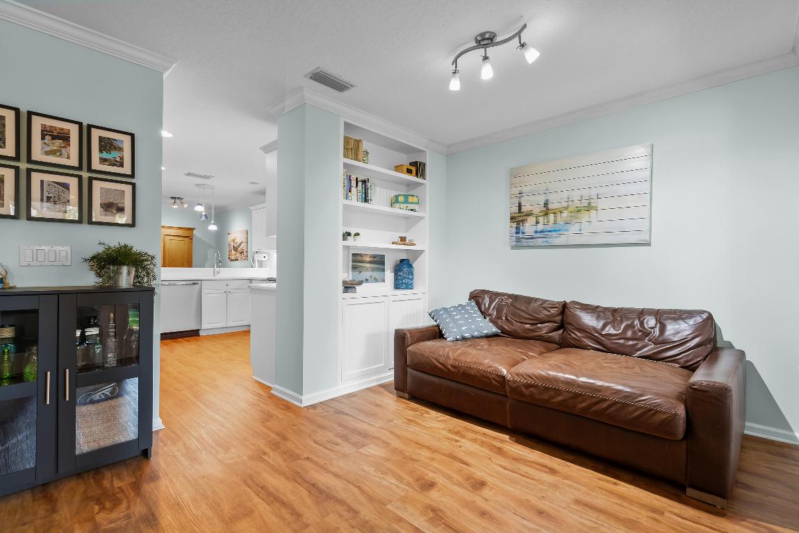 OAK HARBOUR 4 - Residential