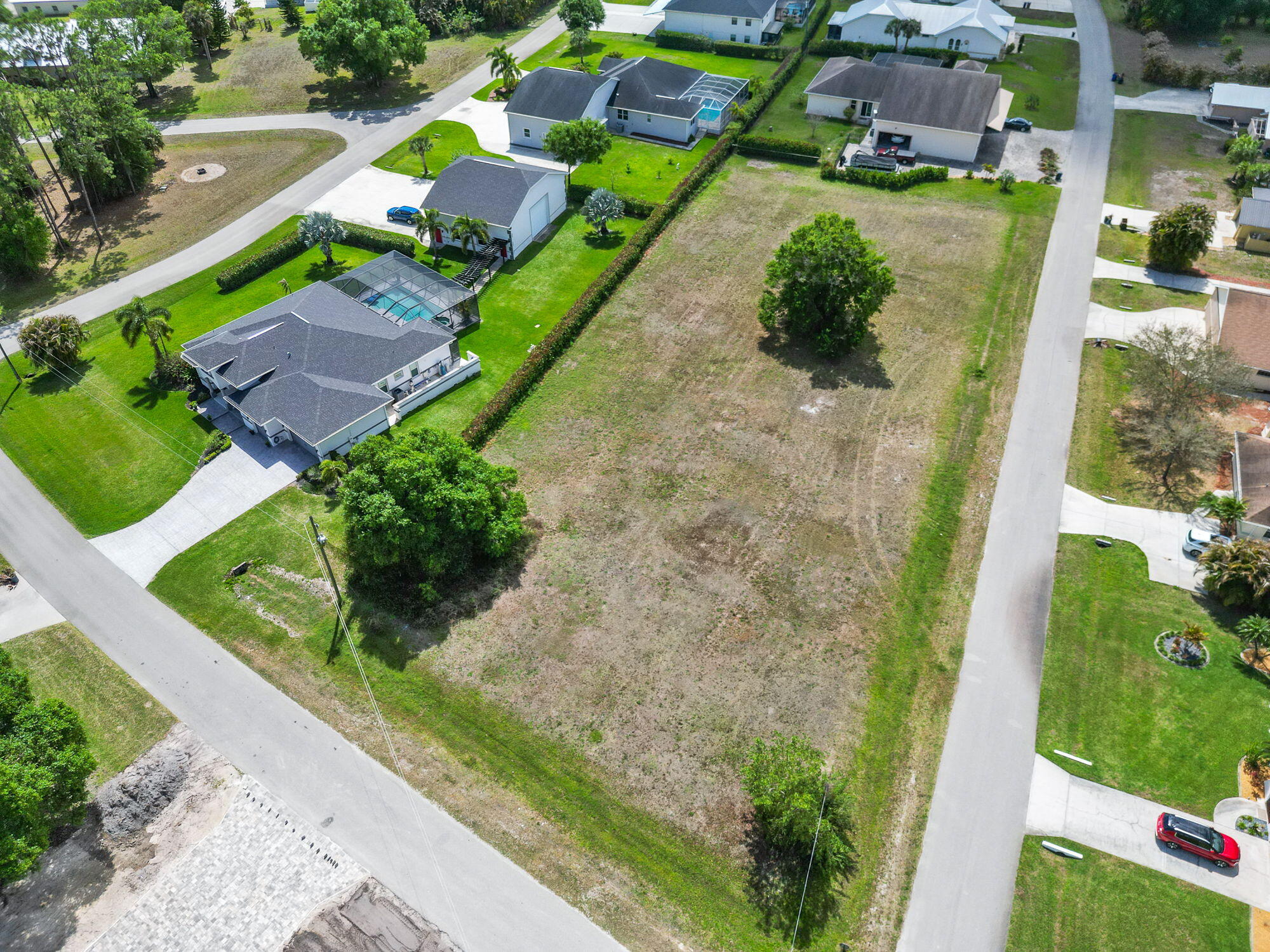 BUCKINGHAM PARK - Land