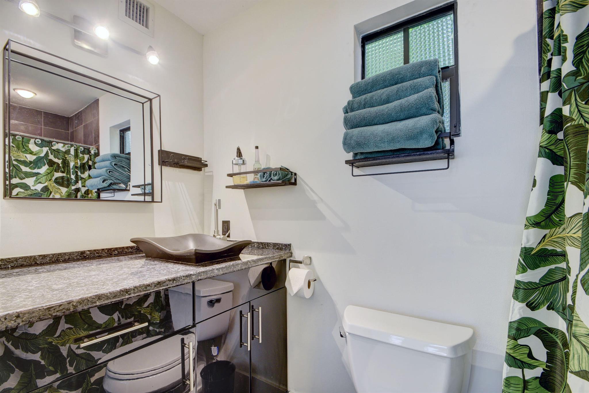 FLAMINGO PARK - Residential Lease