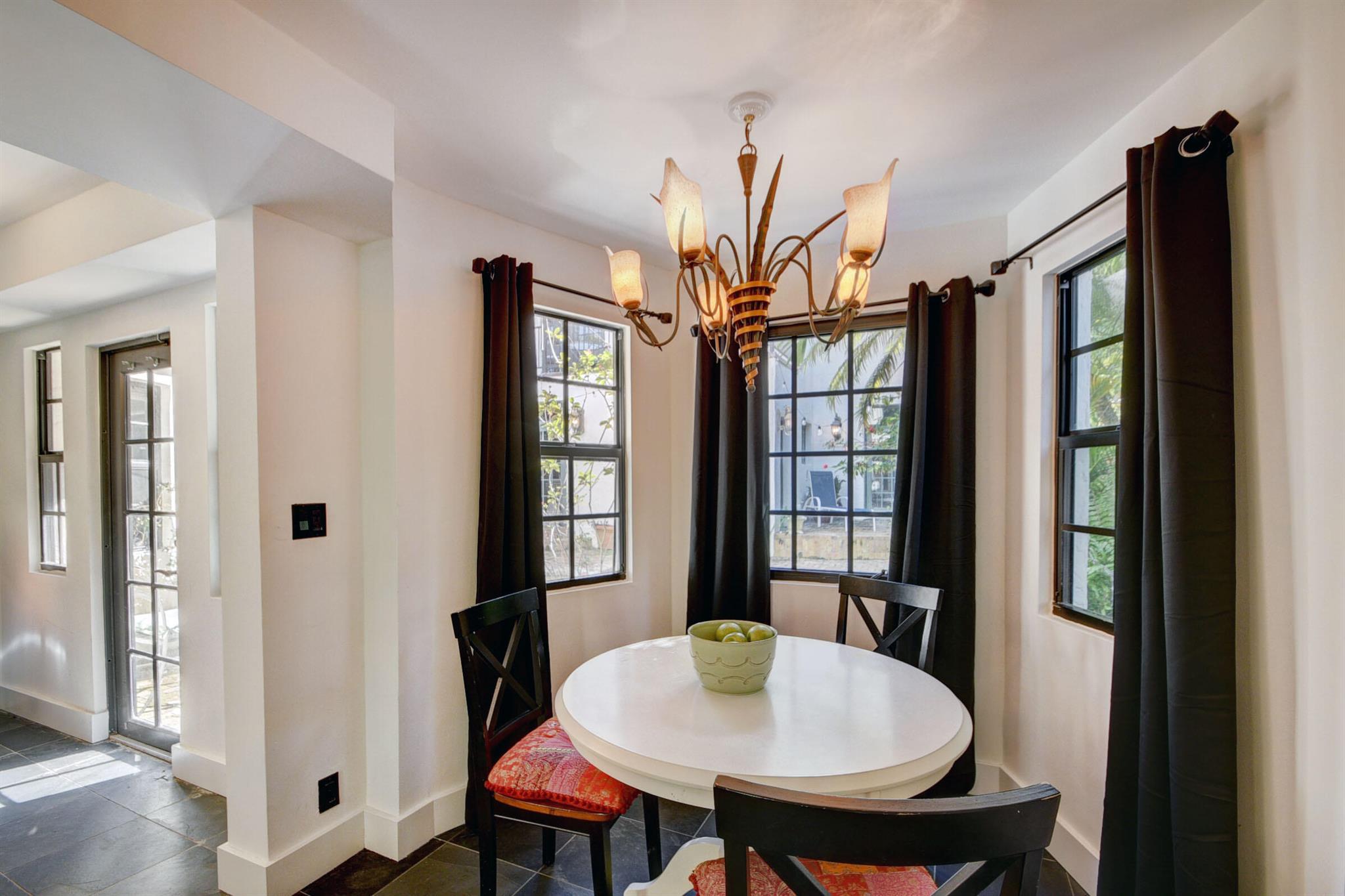 FLAMINGO PARK - Residential Lease