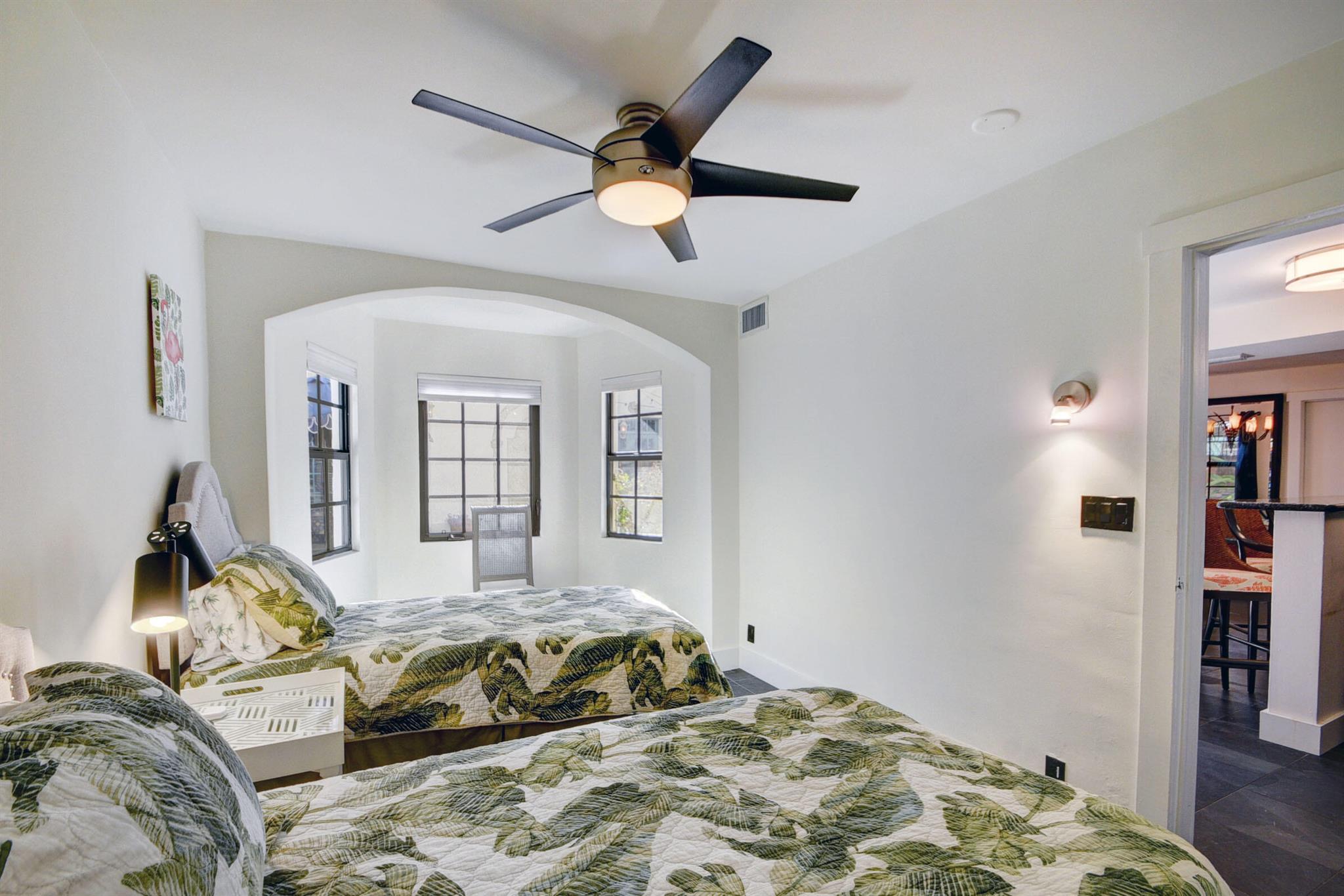 FLAMINGO PARK - Residential Lease