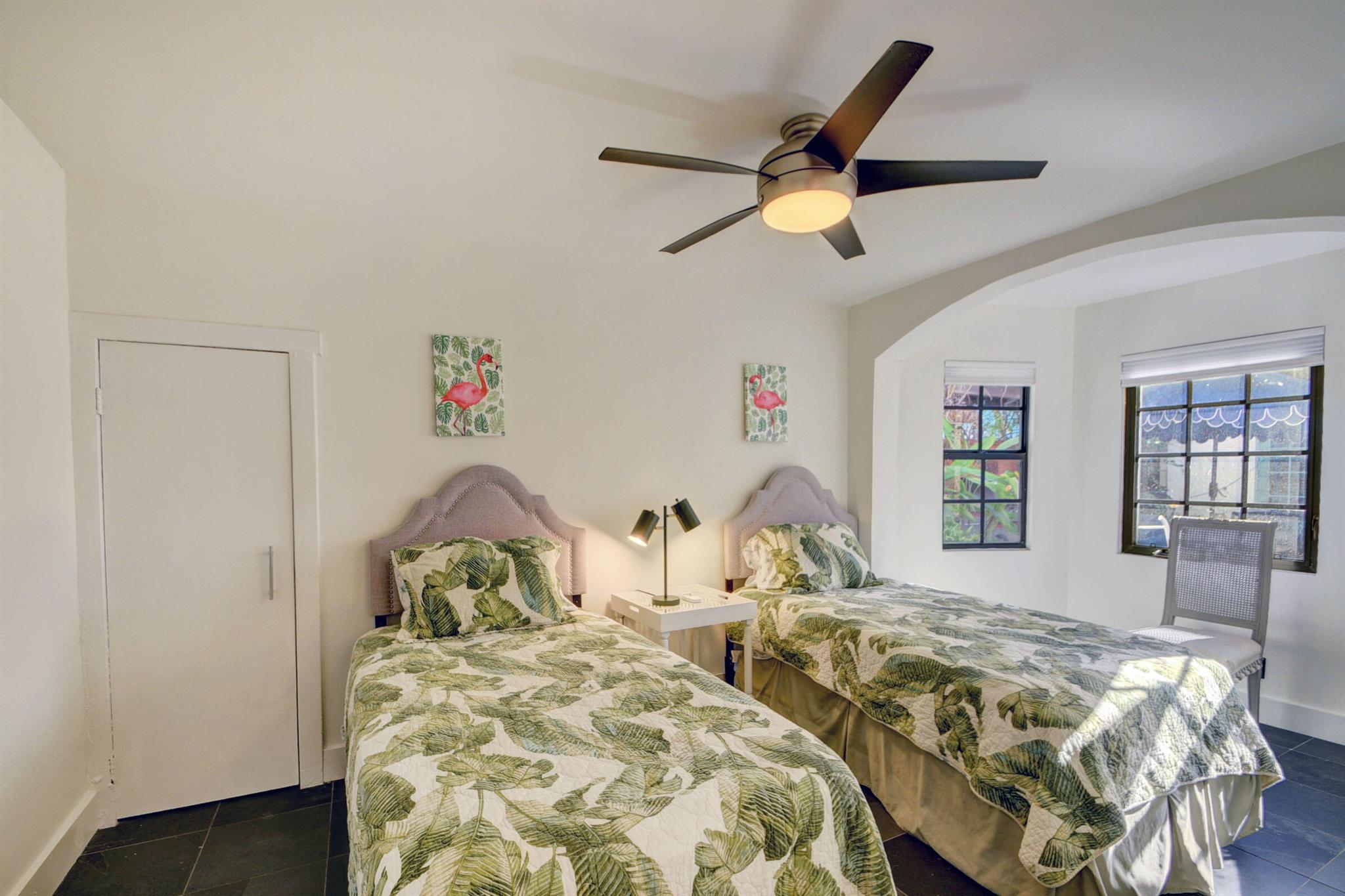 FLAMINGO PARK - Residential Lease