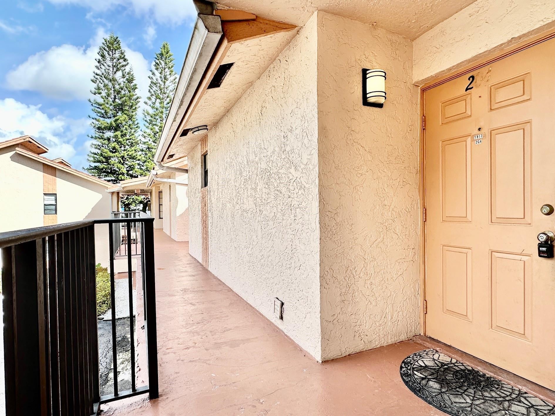 1917 NW 94th Avenue 204a, Coral Springs FL 33071