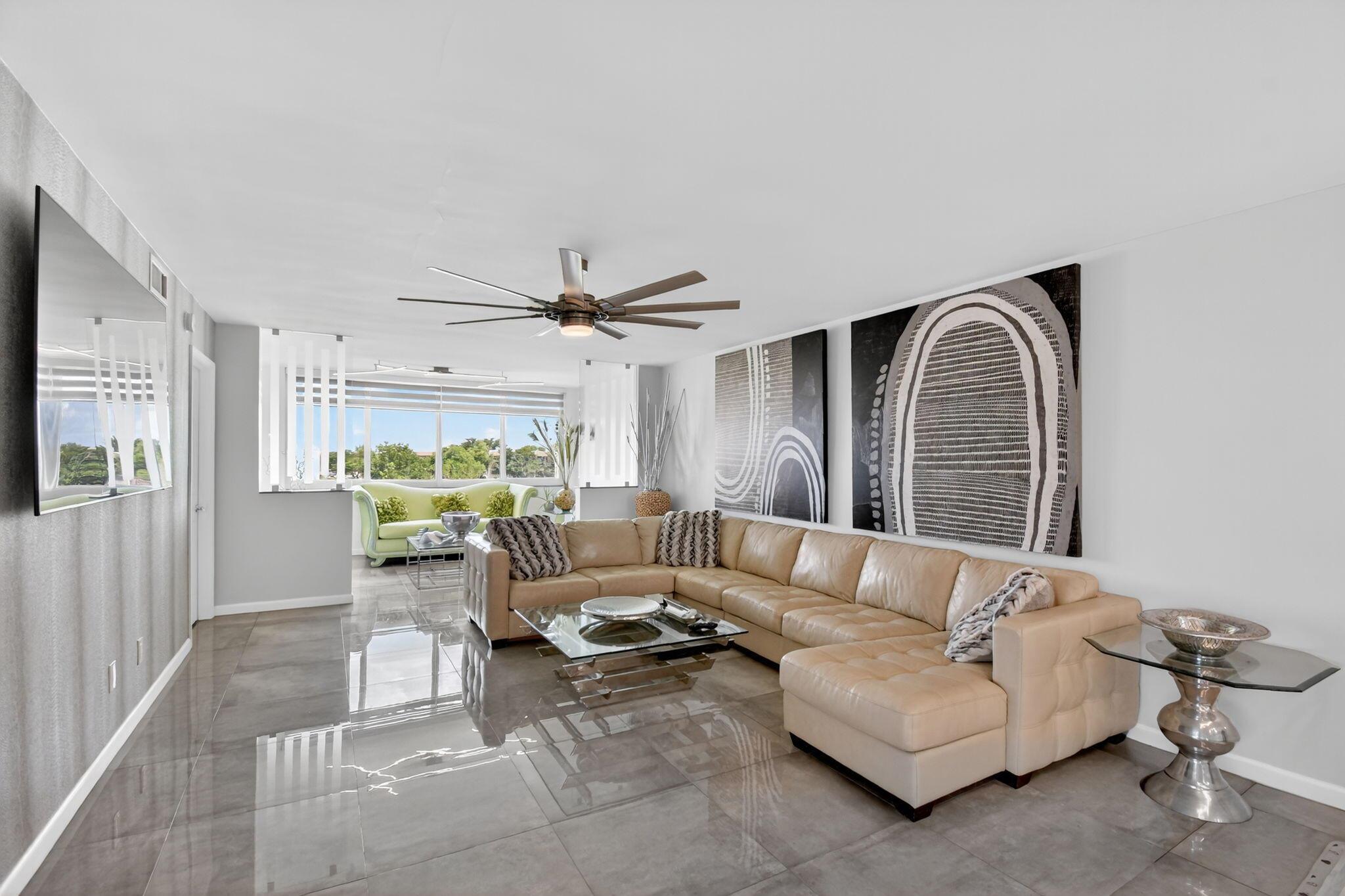 SUNRISE LAKES - Residential