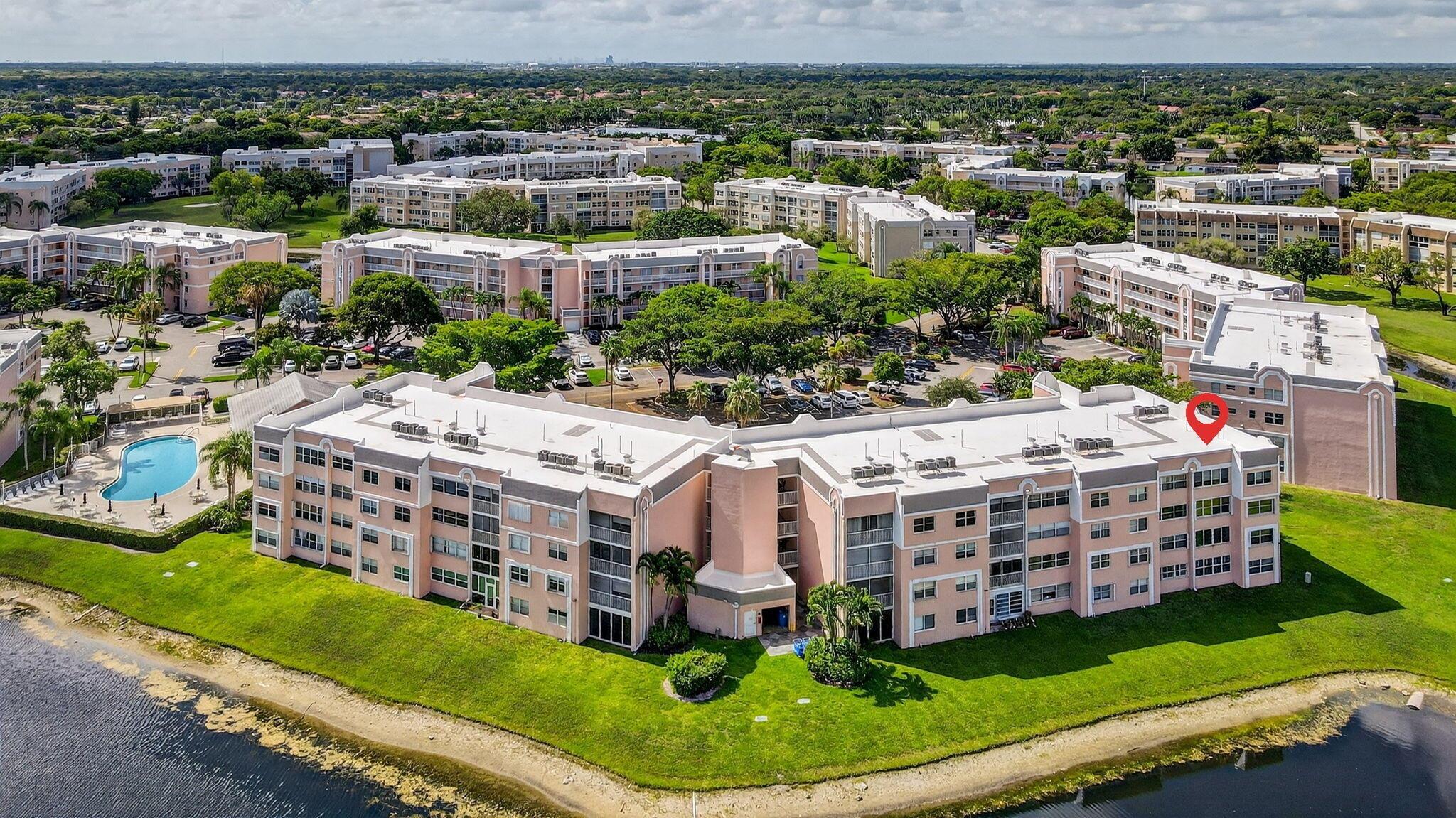 SUNRISE LAKES - Residential