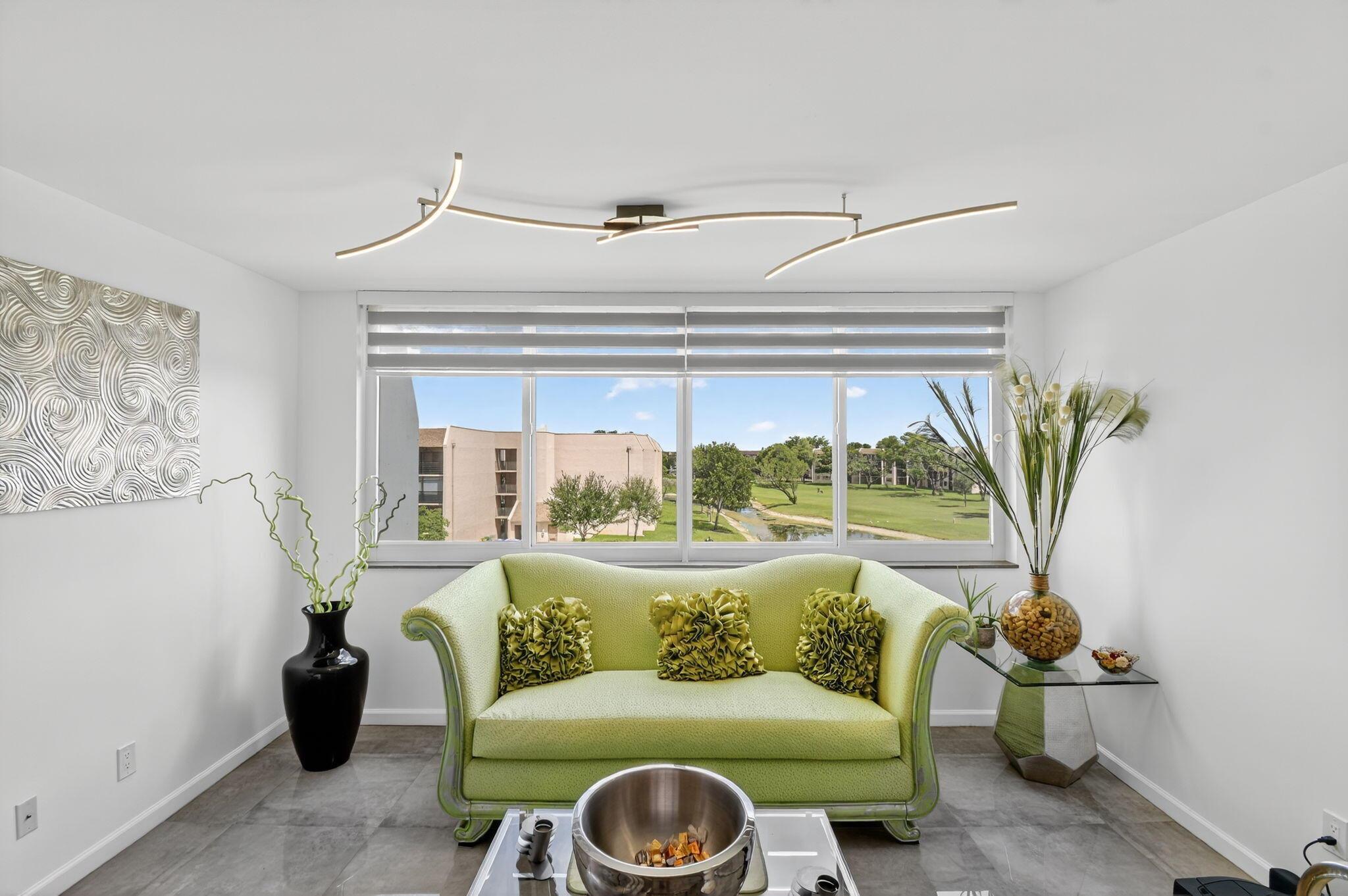 SUNRISE LAKES - Residential