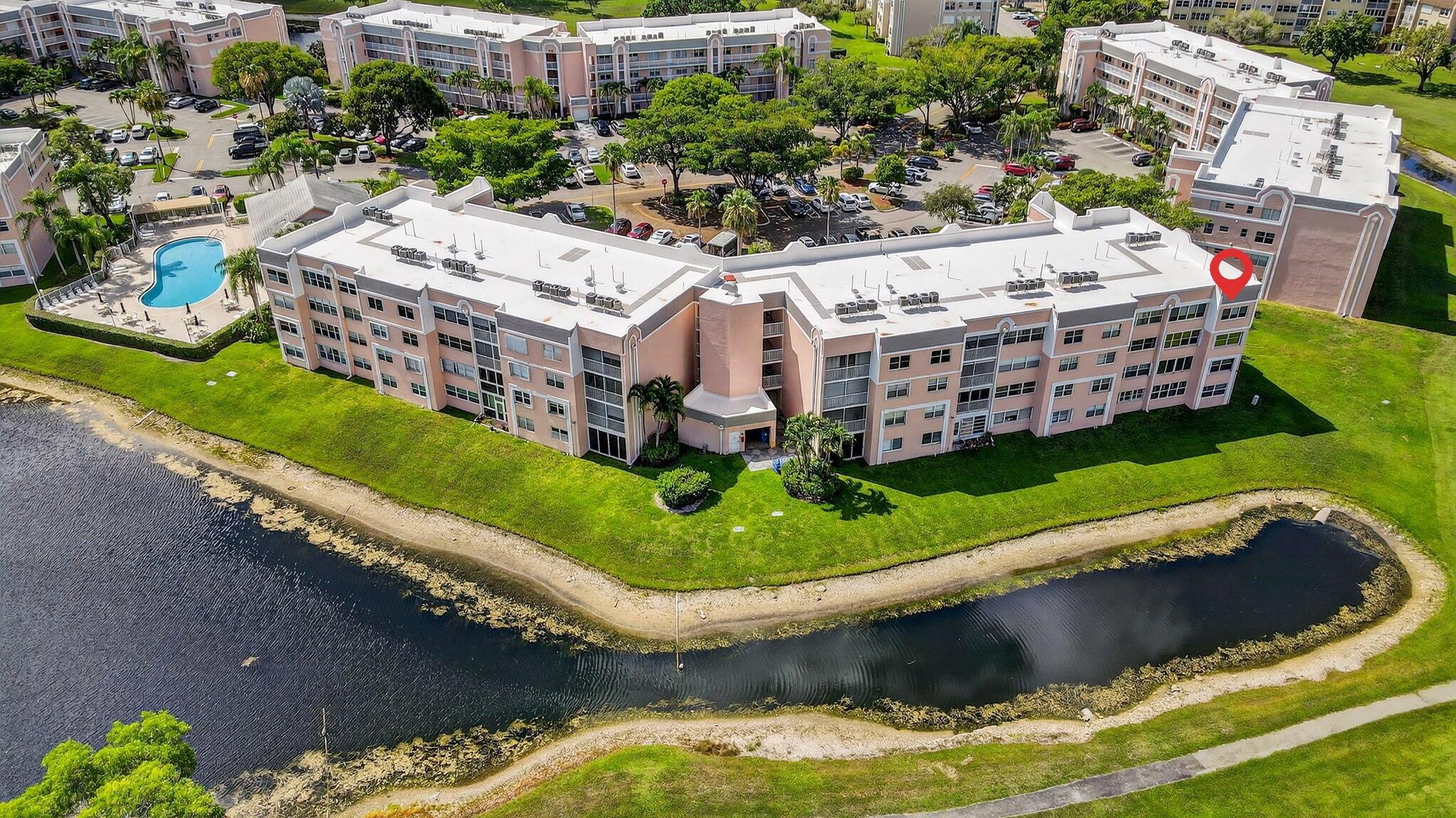 SUNRISE LAKES - Residential