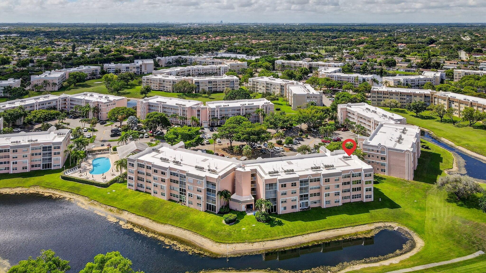 SUNRISE LAKES - Residential