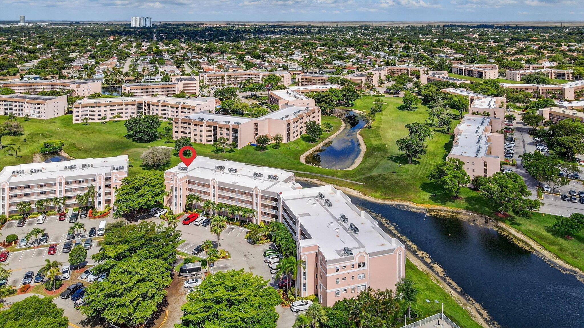 SUNRISE LAKES - Residential