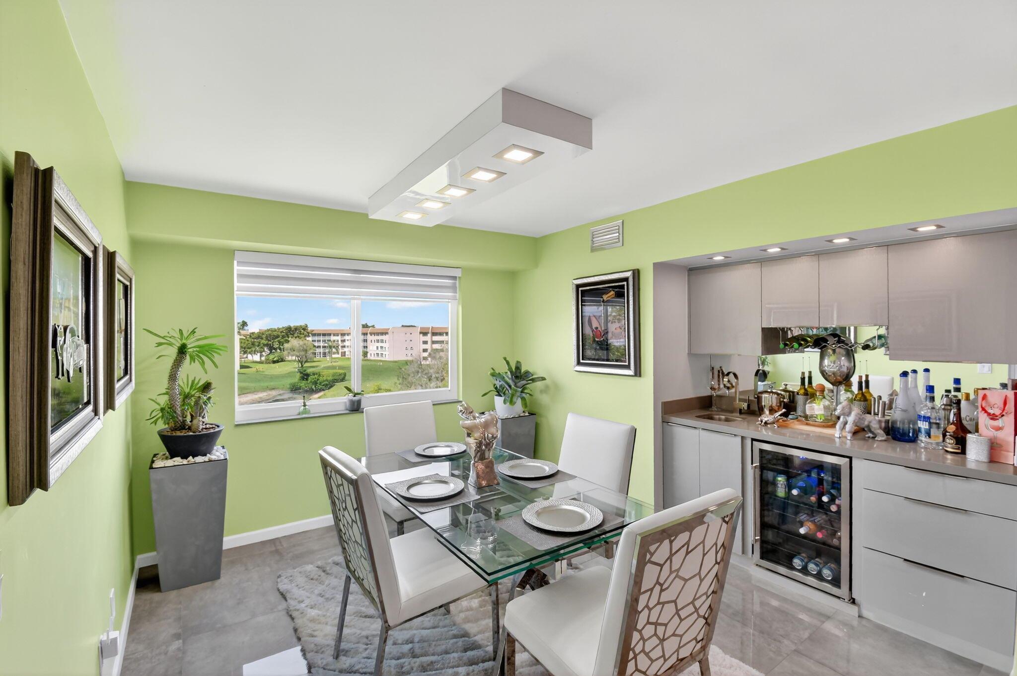 SUNRISE LAKES - Residential