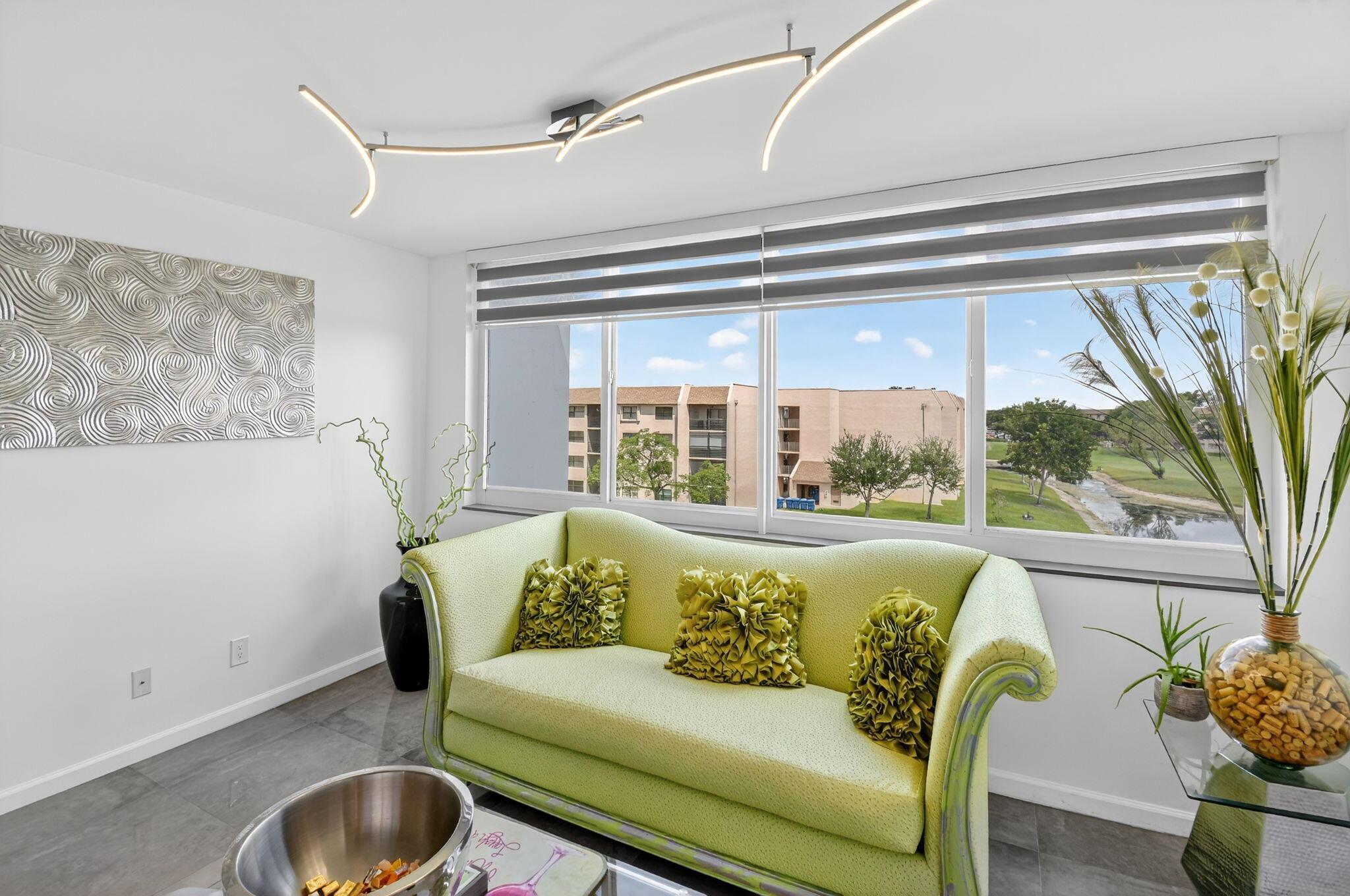 SUNRISE LAKES - Residential