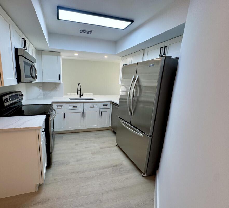 EL VIENTO AT BOCA POINTE - Residential Lease