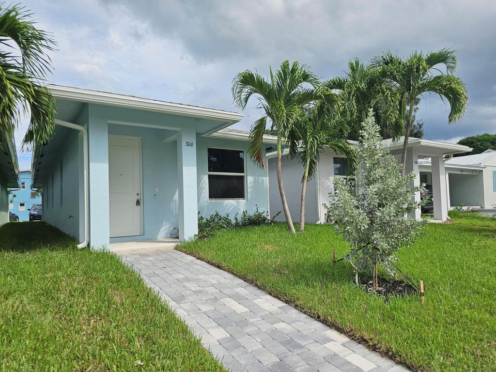 Photo of 306 S C Street, Lake Worth Beach, FL 33460 (MLS # R11062509)