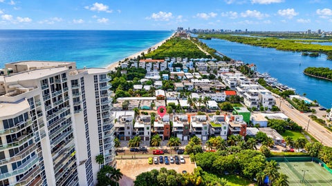 Tiny photo for 336 Balboa Street, Hollywood, FL 33019 (MLS # B26080656)