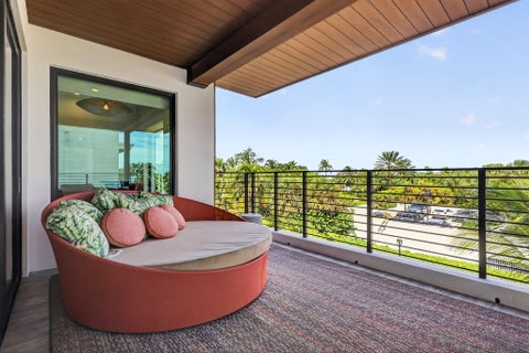 Tiny photo for 336 Balboa Street, Hollywood, FL 33019 (MLS # B26080656)