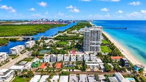 Tiny photo for 336 Balboa Street, Hollywood, FL 33019 (MLS # B26080656)
